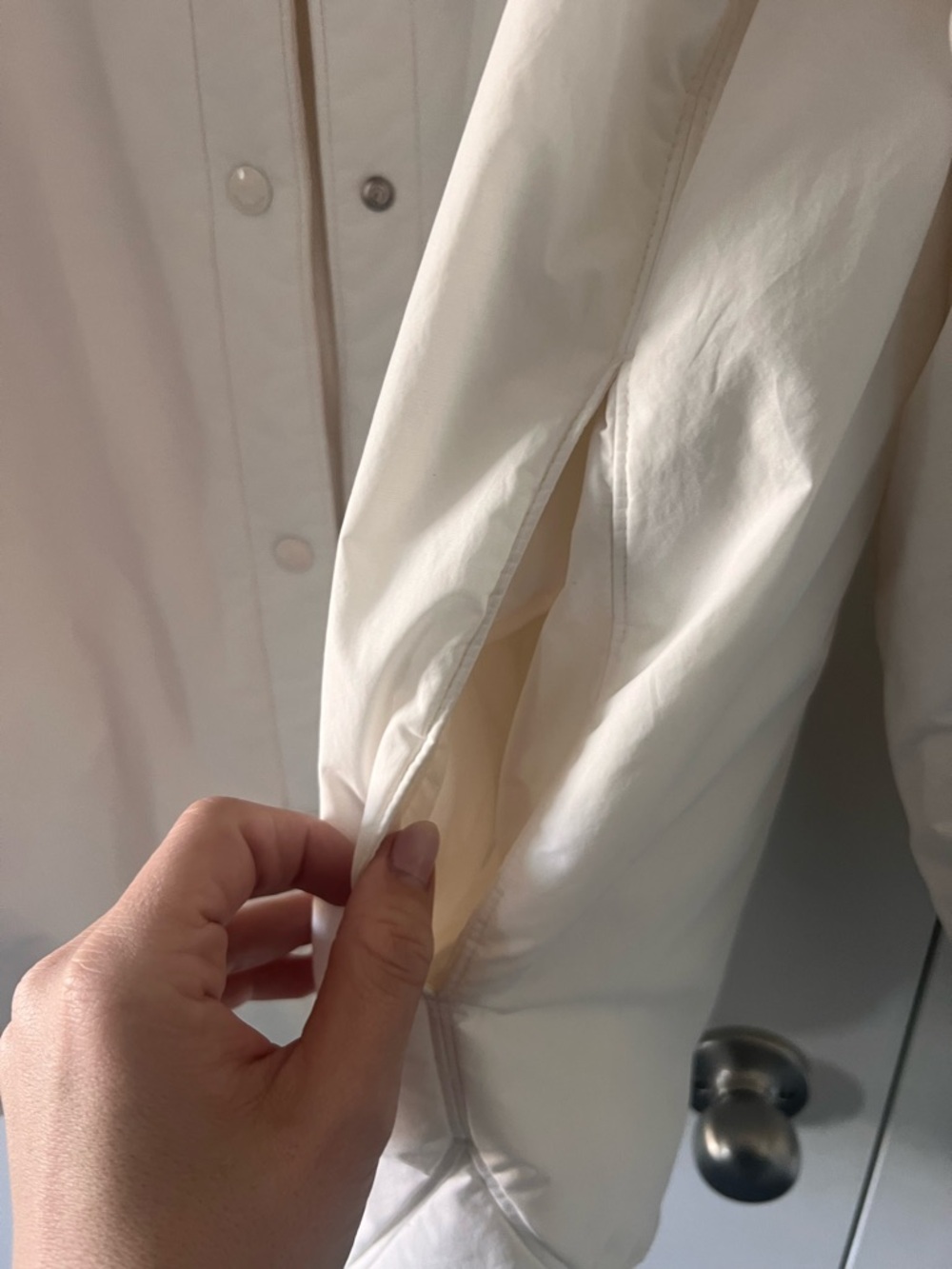 Babaton Merit Jacket - Insulated Vegan Down shacket - white light birch colour - Picture 10 of 11